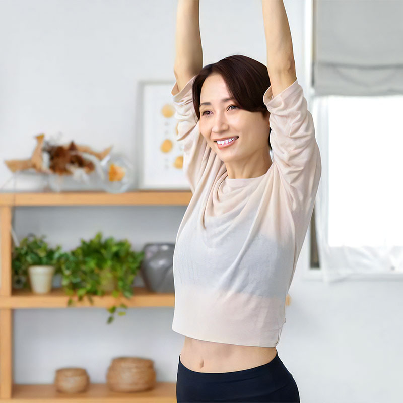 ストレッチする女性
