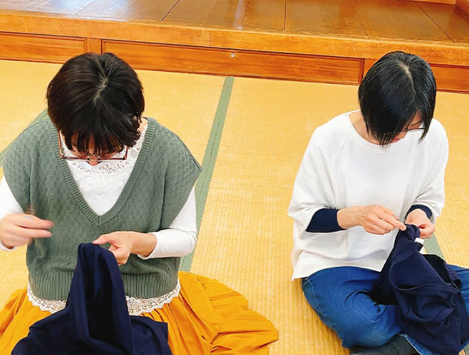 廃棄されるTシャツをアップサイクルする風景